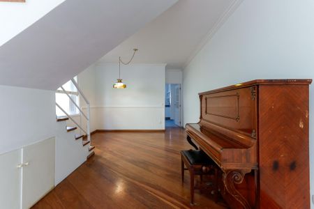 Sala de casa para alugar com 3 quartos, 212m² em Vila Mariza Mazzei, São Paulo
