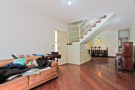 Casa à venda com 212m², 3 quartos e 4 vagas Casa à venda com 212m², 3 quartos e 4 vagasSala