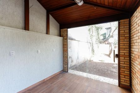 Área comum de casa para alugar com 3 quartos, 212m² em Vila Mariza Mazzei, São Paulo
