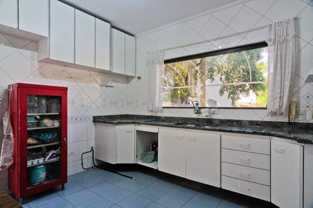 Casa à venda com 212m², 3 quartos e 4 vagas Casa à venda com 212m², 3 quartos e 4 vagasCozinha