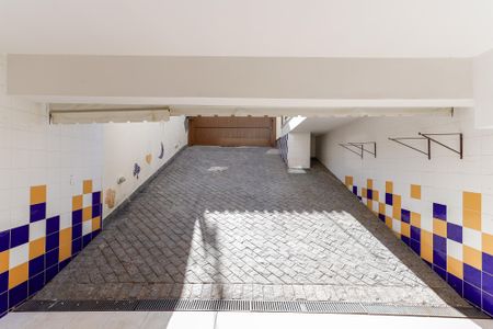 Garagem de casa para alugar com 3 quartos, 212m² em Vila Mariza Mazzei, São Paulo