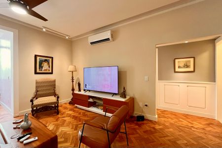 Sala  de apartamento para alugar com 3 quartos, 120m² em Copacabana, Rio de Janeiro