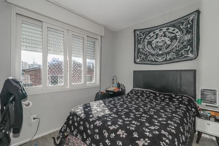 Quarto de apartamento à venda com 1 quarto, 42m² em Santa Cecília, Porto Alegre