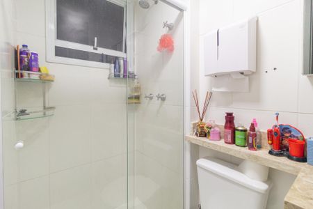 Apartamento à venda com 47m², 2 quartos e 1 vaga Apartamento à venda com 47m², 2 quartos e 1 vagaBanheiro