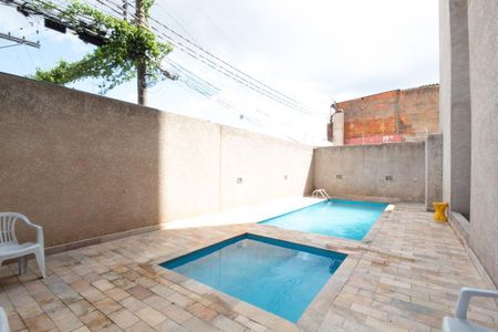 Apartamento à venda com 47m², 2 quartos e 1 vaga Apartamento à venda com 47m², 2 quartos e 1 vagaÁrea comum - Piscina