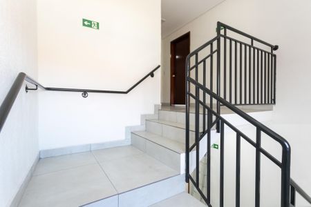 Apartamento à venda com 49m², 2 quartos e 1 vagaEscada / Entrada 
