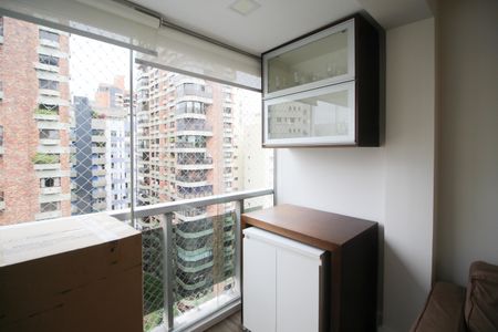 Sala de apartamento para alugar com 2 quartos, 74m² em Vila Nova Conceição, São Paulo
