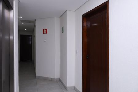 Apartamento à venda com 49m², 2 quartos e 1 vagaÁrea comum - Saguão do andar