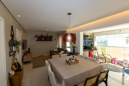 Apartamento à venda com 130m², 4 quartos e 3 vagas Apartamento à venda com 130m², 4 quartos e 3 vagasSala de Jantar