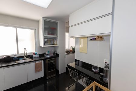 Apartamento à venda com 130m², 4 quartos e 3 vagas Apartamento à venda com 130m², 4 quartos e 3 vagasCozinha