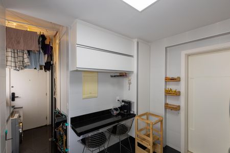 Apartamento à venda com 130m², 4 quartos e 3 vagas Apartamento à venda com 130m², 4 quartos e 3 vagasCozinha