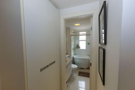 Apartamento à venda com 130m², 4 quartos e 3 vagas Apartamento à venda com 130m², 4 quartos e 3 vagasBanheiro 1