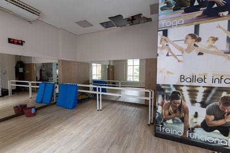Apartamento à venda com 130m², 4 quartos e 3 vagas Apartamento à venda com 130m², 4 quartos e 3 vagasÁrea comum - Pilates