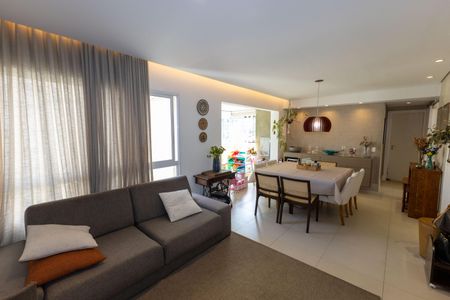 Sala de TV de apartamento para alugar com 4 quartos, 130m² em Vila da Serra, Nova Lima