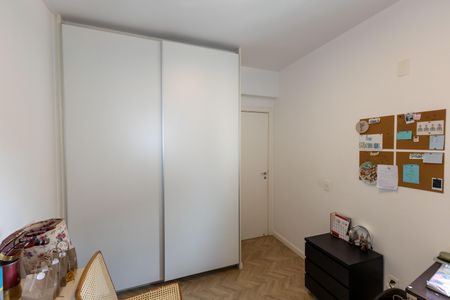 Apartamento à venda com 130m², 4 quartos e 3 vagas Apartamento à venda com 130m², 4 quartos e 3 vagasQuarto 2