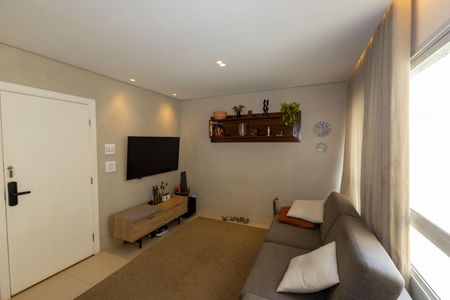 Apartamento à venda com 130m², 4 quartos e 3 vagas Apartamento à venda com 130m², 4 quartos e 3 vagasSala de TV