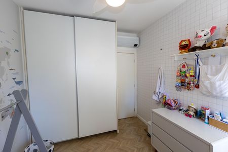 Apartamento à venda com 130m², 4 quartos e 3 vagas Apartamento à venda com 130m², 4 quartos e 3 vagasQuarto 1