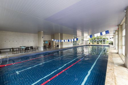 Apartamento à venda com 130m², 4 quartos e 3 vagas Apartamento à venda com 130m², 4 quartos e 3 vagasÁrea comum - Piscina Térmica