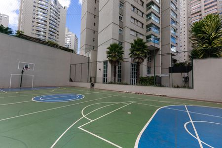 Apartamento à venda com 130m², 4 quartos e 3 vagas Apartamento à venda com 130m², 4 quartos e 3 vagasÁrea comum - Quadra Poliesportiva
