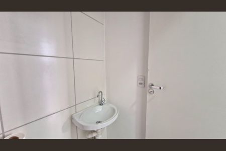 Banheiro de apartamento para alugar com 2 quartos, 39m² em Usina Piratininga, São Paulo