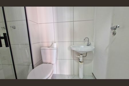 Banheiro de apartamento para alugar com 2 quartos, 39m² em Usina Piratininga, São Paulo