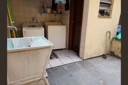 Casa à venda com 3 quartos, 160m² em Vila Bancaria Munhoz, São Paulo