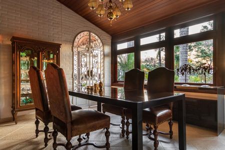Sala  de casa para alugar com 4 quartos, 680m² em Recantinho, Carapicuíba