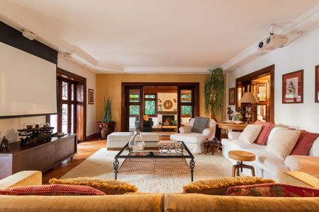 Sala  de casa para alugar com 4 quartos, 680m² em Recantinho, Carapicuíba