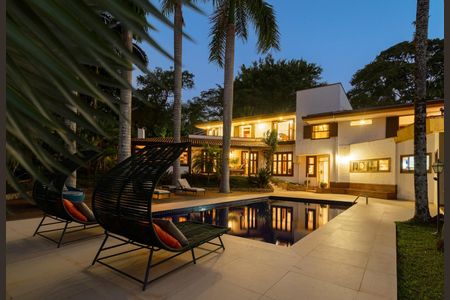 Casa para alugar com 680m², 4 quartos e 4 vagasÁrea externa