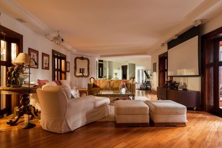 Casa para alugar com 680m², 4 quartos e 4 vagasSala 