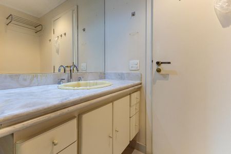 Apartamento para alugar com 190m², 4 quartos e 3 vagasBanheiro da Suíte 1