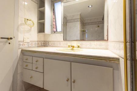 Apartamento para alugar com 190m², 4 quartos e 3 vagasBanheiro da Suíte 2