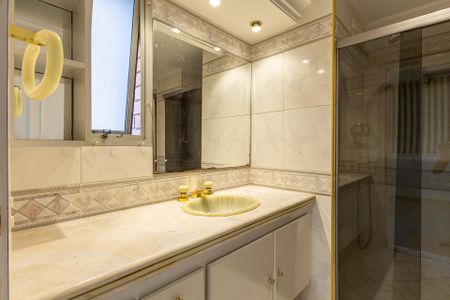 Apartamento para alugar com 190m², 4 quartos e 3 vagasBanheiro da Suíte 2