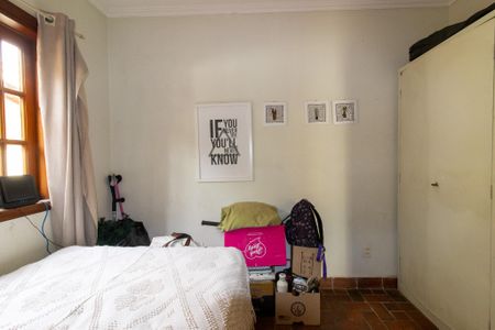 Casa de condomínio à venda com 338m², 4 quartos e 3 vagas Casa de condomínio à venda com 338m², 4 quartos e 3 vagasQuarto 4