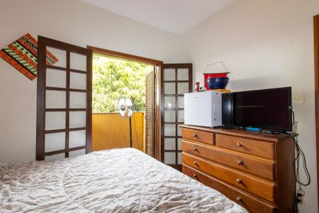 Casa de condomínio à venda com 338m², 4 quartos e 3 vagas Casa de condomínio à venda com 338m², 4 quartos e 3 vagasQuarto 3