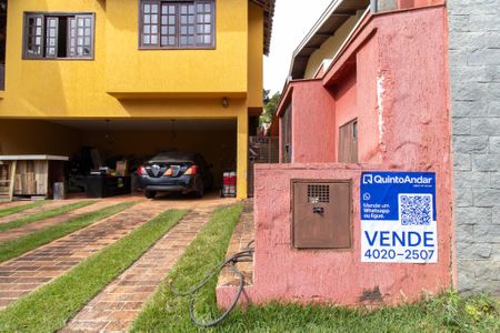 Casa de condomínio à venda com 338m², 4 quartos e 3 vagas Casa de condomínio à venda com 338m², 4 quartos e 3 vagasplaca