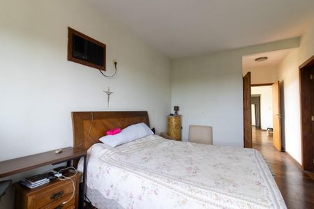 Casa de condomínio à venda com 338m², 4 quartos e 3 vagas Casa de condomínio à venda com 338m², 4 quartos e 3 vagasSuite