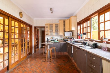 Casa de condomínio à venda com 338m², 4 quartos e 3 vagas Casa de condomínio à venda com 338m², 4 quartos e 3 vagasCozinha