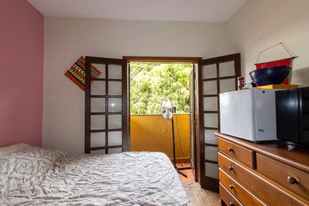Casa de condomínio à venda com 338m², 4 quartos e 3 vagas Casa de condomínio à venda com 338m², 4 quartos e 3 vagasQuarto 3