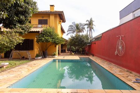 Casa de condomínio à venda com 338m², 4 quartos e 3 vagas Casa de condomínio à venda com 338m², 4 quartos e 3 vagasÁrea externa