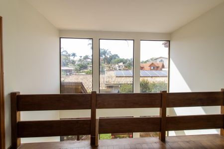 Casa de condomínio à venda com 338m², 4 quartos e 3 vagas Casa de condomínio à venda com 338m², 4 quartos e 3 vagasCorredor