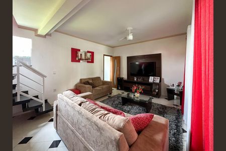 Casa à venda com 3 quartos, 270m² em Jardim Las Vegas, Santo André