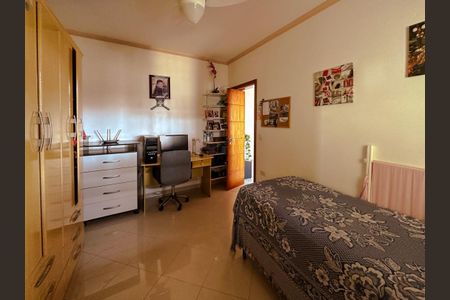 Casa à venda com 3 quartos, 270m² em Jardim Las Vegas, Santo André