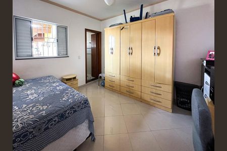 Casa à venda com 3 quartos, 270m² em Jardim Las Vegas, Santo André