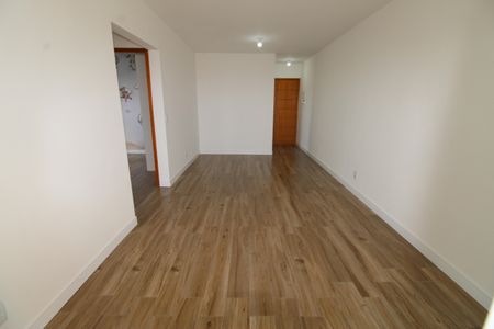 Apartamento para alugar com 65m², 2 quartos e 1 vagaSala