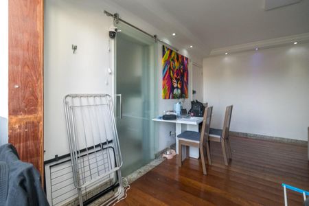 Apartamento à venda com 55m², 2 quartos e 1 vaga Apartamento à venda com 55m², 2 quartos e 1 vagaSala