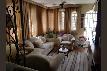 Casa à venda com 3 quartos, 200m² em Campo Belo, São Paulo