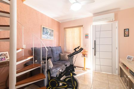 Sala de casa à venda com 2 quartos, 90m² em Hípica, Porto Alegre