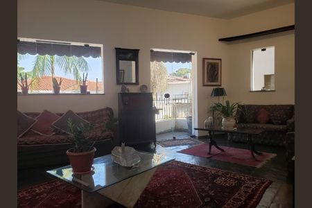 Casa à venda com 330m², 3 quartos e 2 vagas