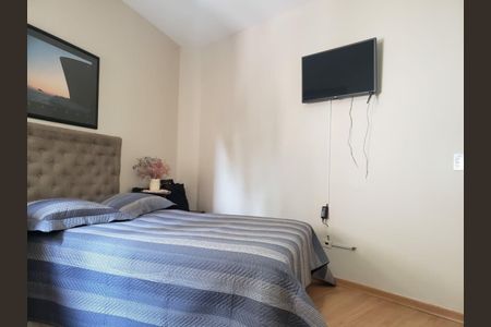 Casa à venda com 3 quartos, 330m² em Vila Irmaos Arnoni, São Paulo